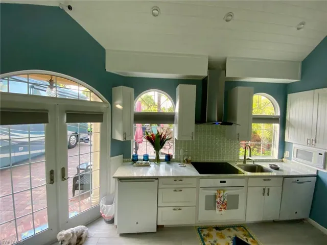 4960  Coach  LN, Naples, FL 34114