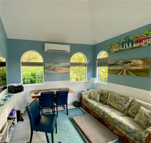 4960  Coach  LN, Naples, FL 34114