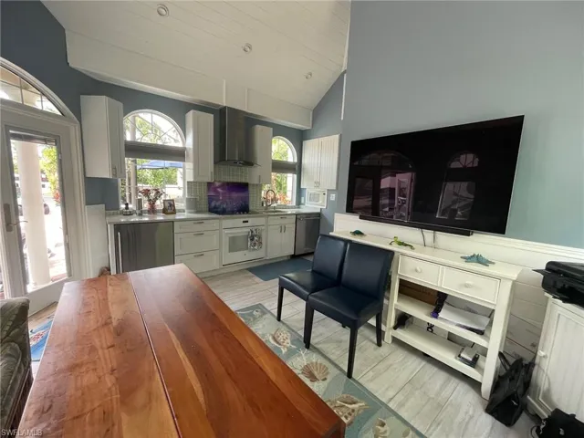 4960  Coach  LN, Naples, FL 34114