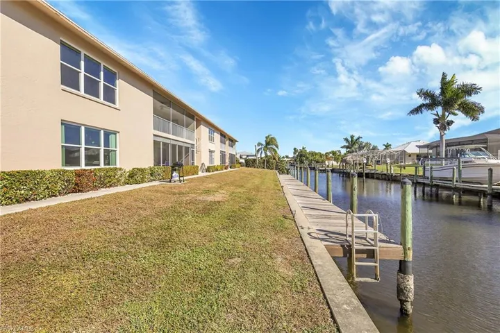 A first come, first serve dock is available for each building, along with community grills. Fish from the dock or take a boat ride 5-10 minutes out to the river and the Gulf beyond.