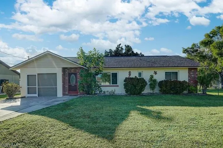 Welcome home to 2615 Montego Dr Fort Myers FL 33905