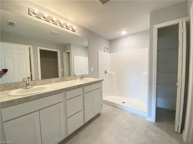 1427 NE 33rd  TER, Cape Coral, FL 33909
