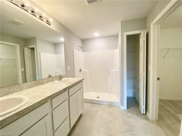 1427 NE 33rd  TER, Cape Coral, FL 33909