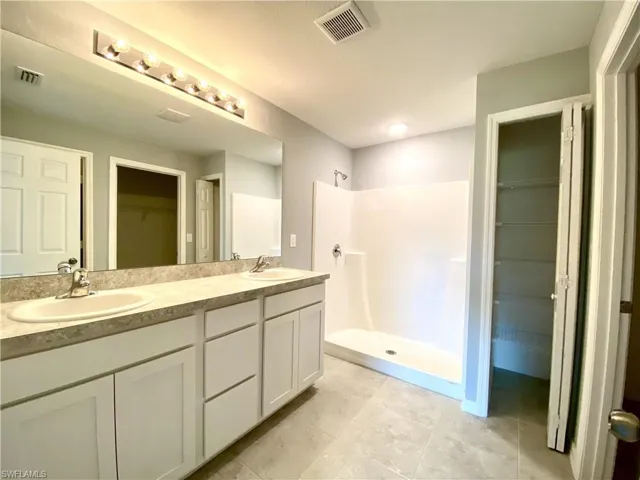 1427 NE 33rd  TER, Cape Coral, FL 33909
