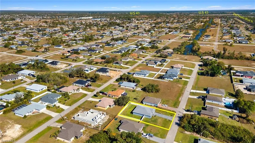 Birds eye view of property