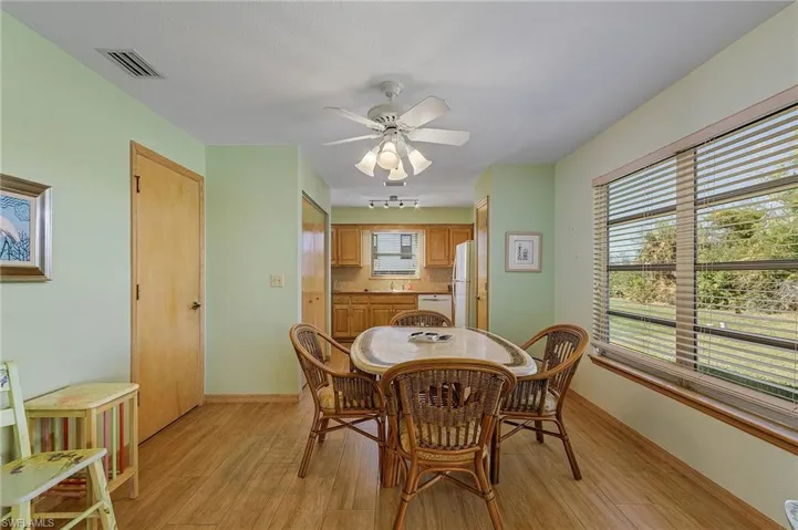 Dining room.