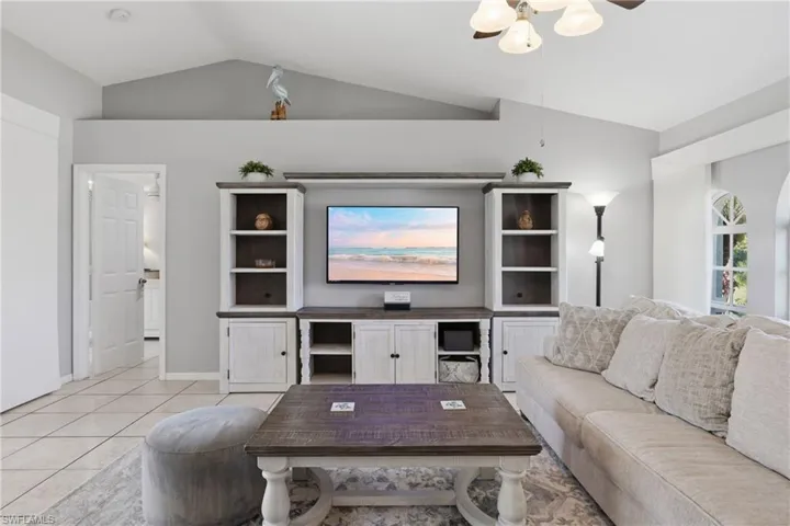 522 Se 4th St, Cape Coral, Florida 33990