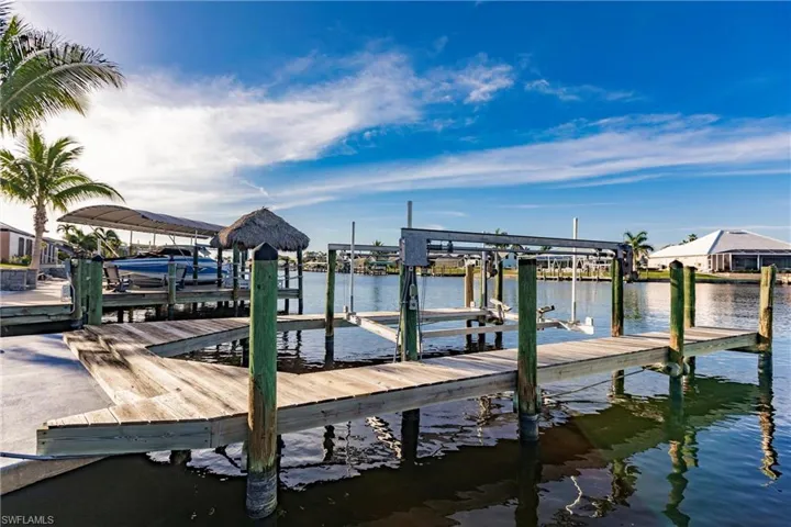 527 SW 57th ST, CAPE CORAL FL 33914