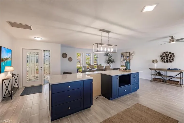 527 SW 57th ST, CAPE CORAL FL 33914