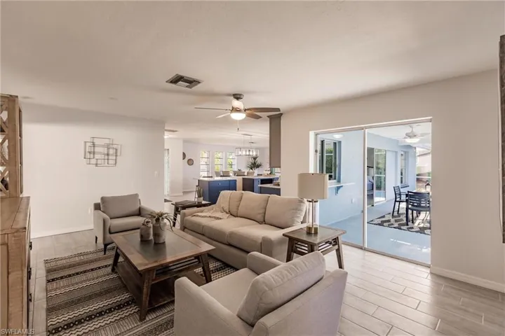 527 SW 57th ST, CAPE CORAL FL 33914