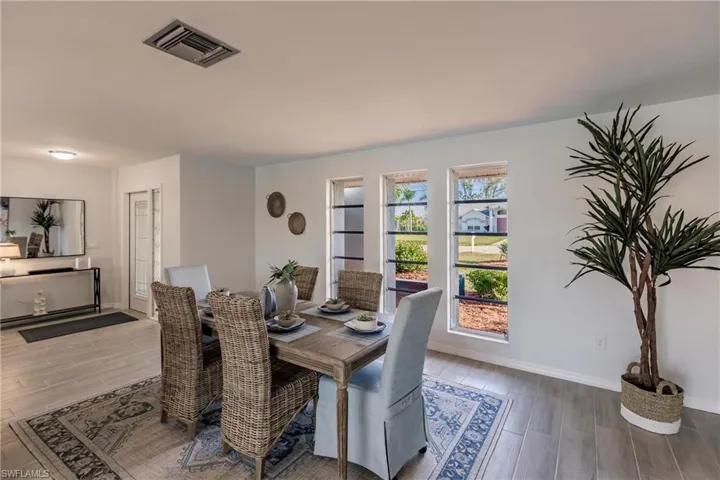527 SW 57th ST, CAPE CORAL FL 33914