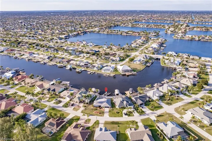 527 SW 57th ST, CAPE CORAL FL 33914