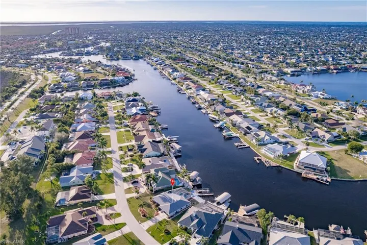 527 SW 57th ST, CAPE CORAL FL 33914