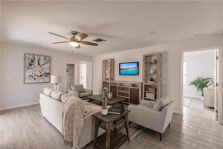 527 SW 57th ST, CAPE CORAL FL 33914