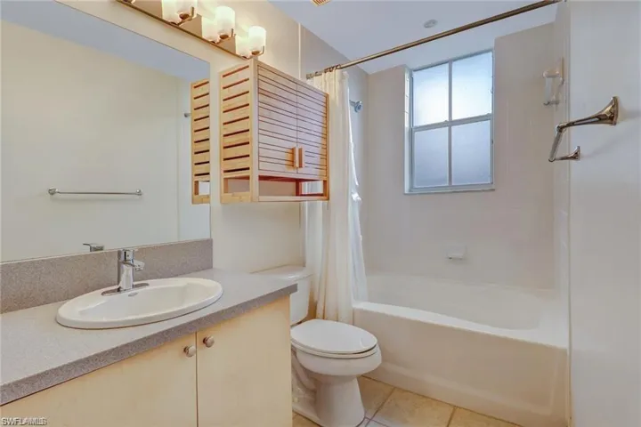 1180 Reserve Way 302, Naples, Florida 34105