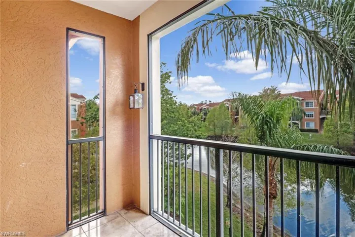 1180 Reserve Way 302, Naples, Florida 34105