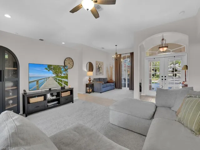 Gorgeous Foyer Area