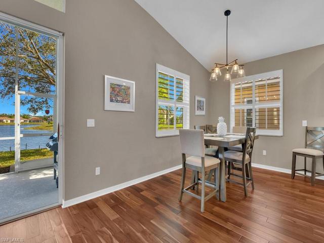Dining Area w/lakeview