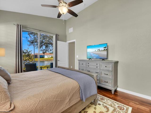 Master Bedroom w/slider