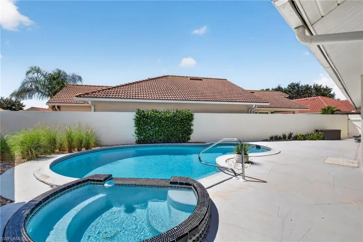 11055 Longshore Way W, Naples, Florida 34119