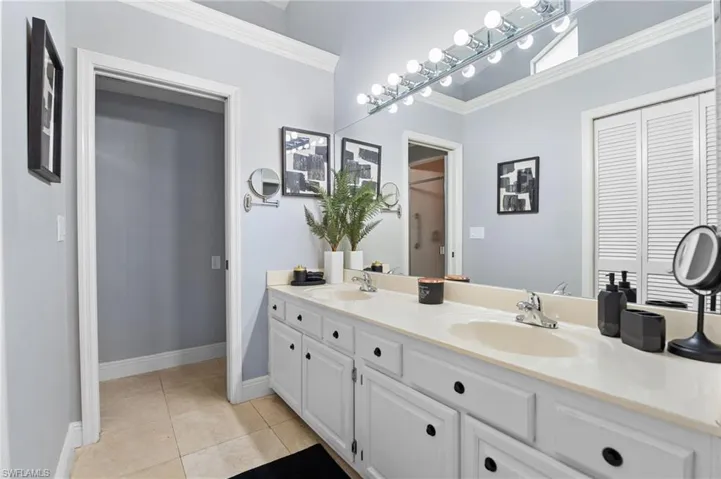 261  Kirtland  DR, Naples, FL 34110