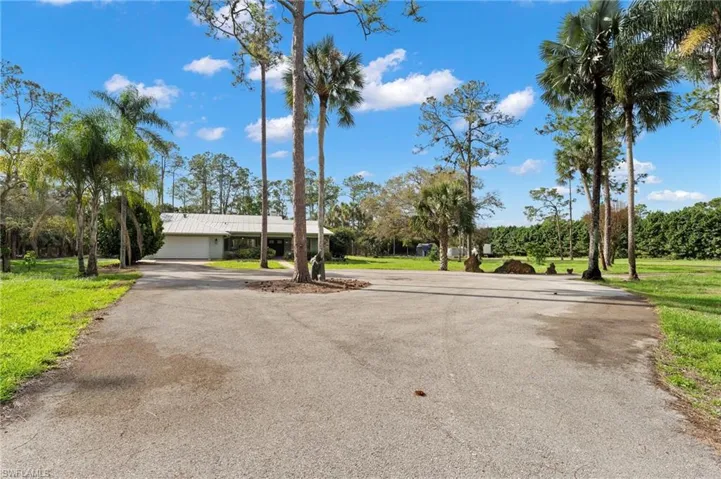 840 Jung Blvd W, Naples, Florida 34120