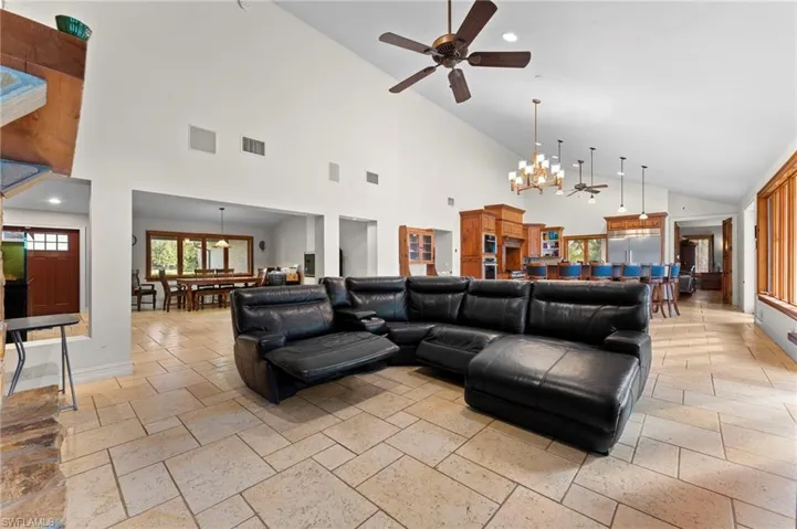 840 Jung Blvd W, Naples, Florida 34120