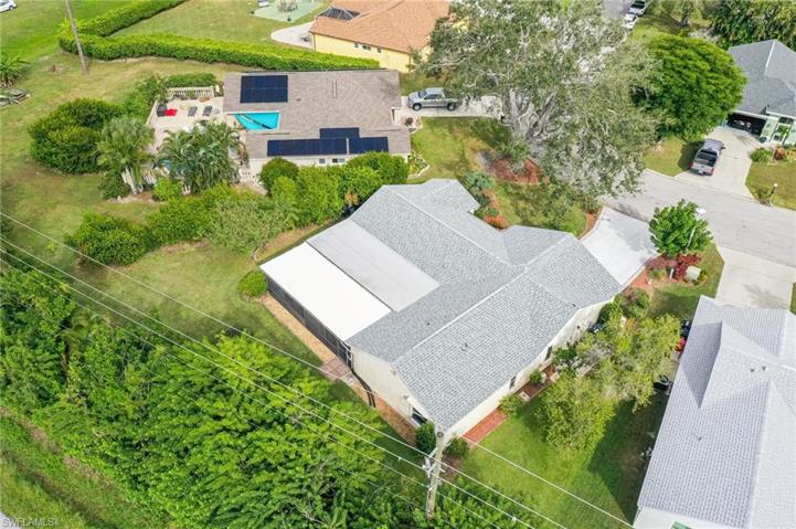 Huge Lanai and yard