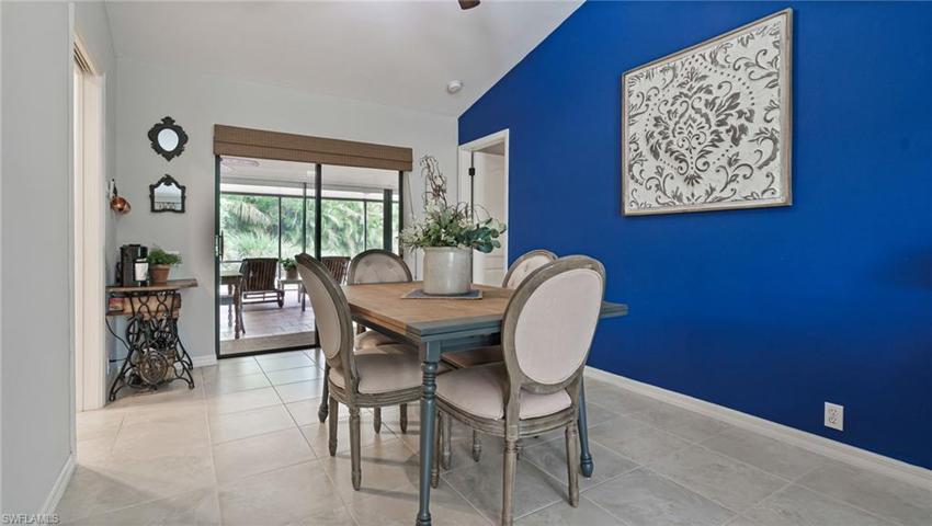 Dining area sliders open up to huge lanai
