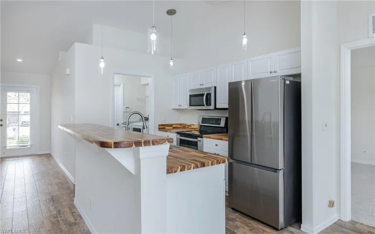 2626 Sw 1st Ave, Cape Coral, Florida 33914