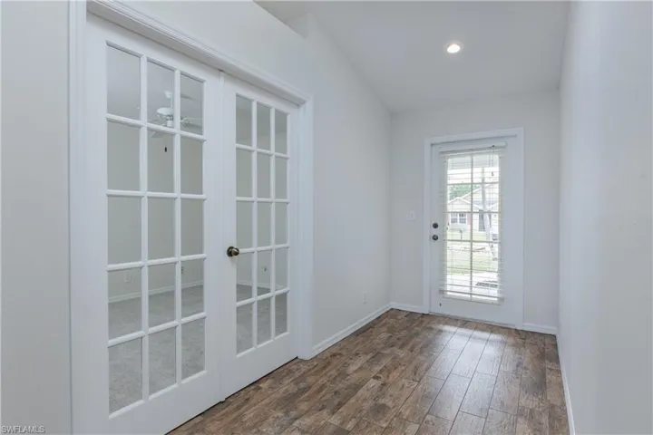 2626 Sw 1st Ave, Cape Coral, Florida 33914
