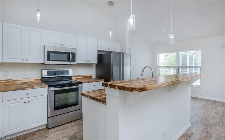 2626 Sw 1st Ave, Cape Coral, Florida 33914