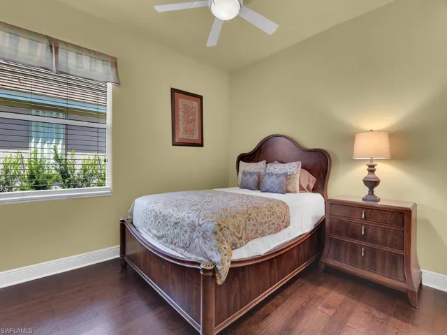 Guest bedroom 2 with Brazilian cherry wood floor