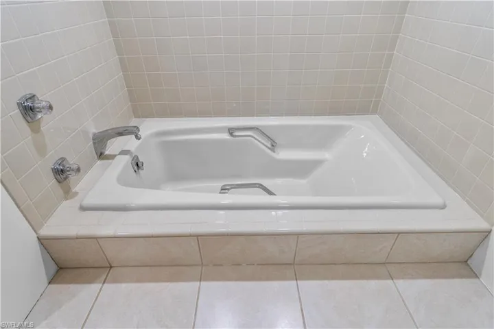6216 Cougar Run 202, Fort Myers, Florida 33908