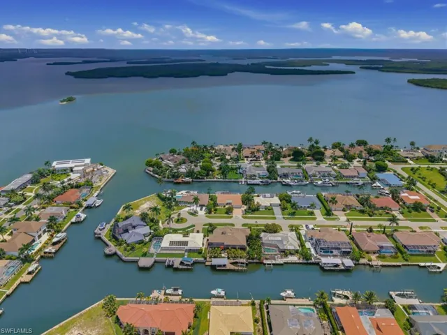 350 Meadowlark Ct, Marco Island, Florida 34145