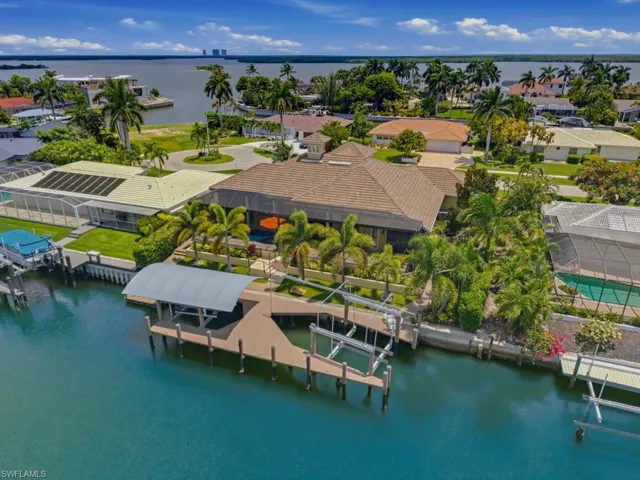 350 Meadowlark Ct, Marco Island, Florida 34145