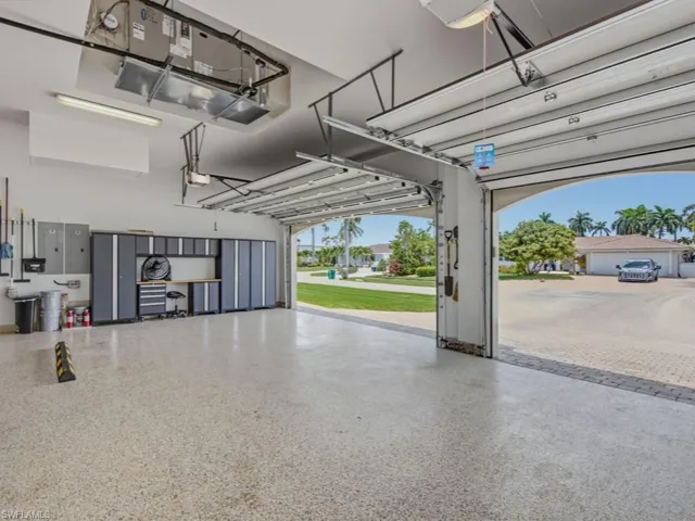 3 Car Garage