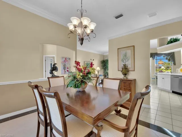 Crown Molding & Chair Railing