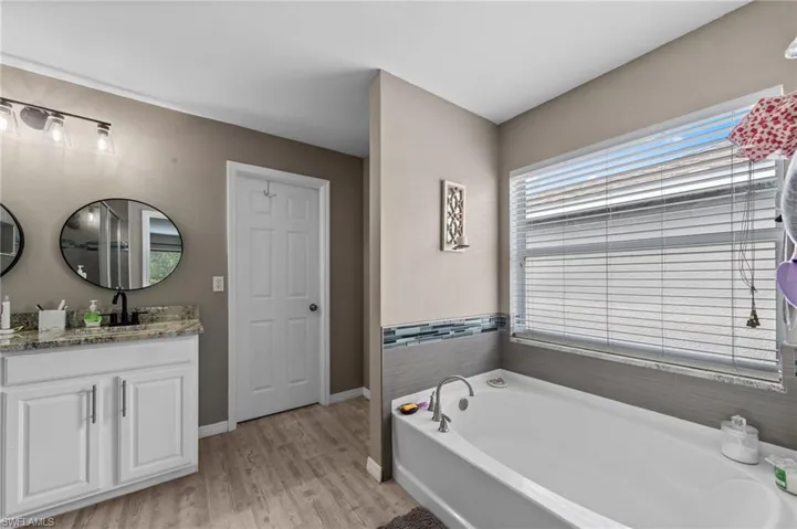 8935 Falcon Pointe Loop, Fort Myers, Florida 33912