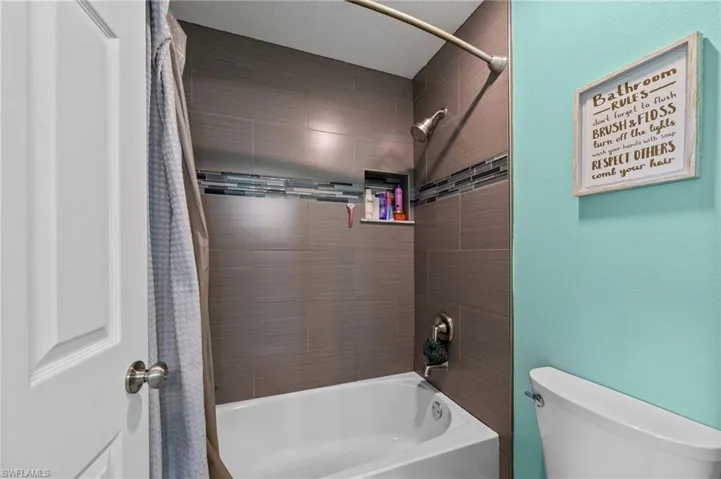 8935 Falcon Pointe Loop, Fort Myers, Florida 33912