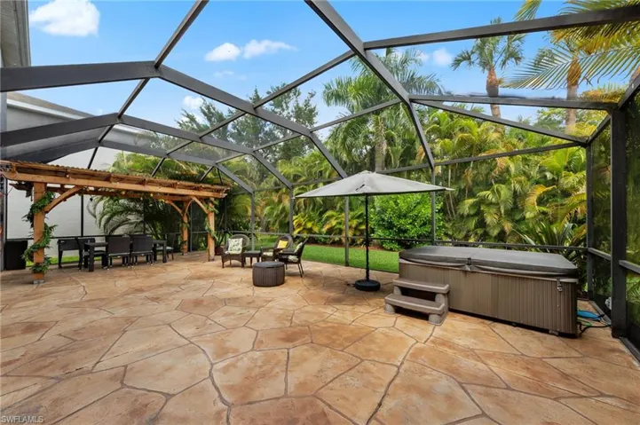 8935 Falcon Pointe Loop, Fort Myers, Florida 33912