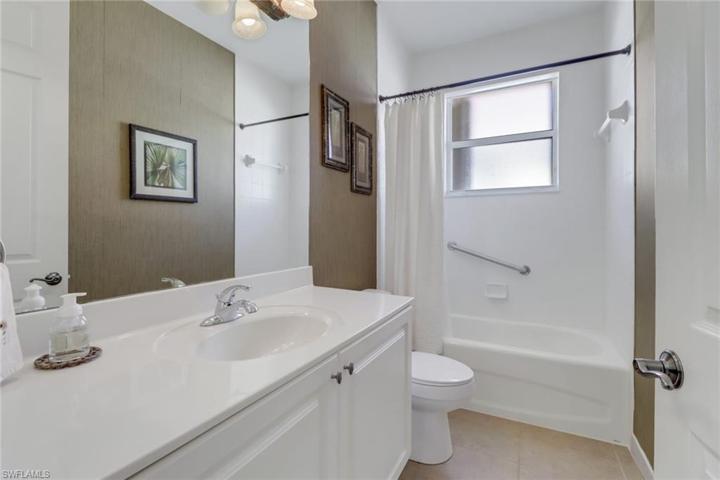 2 nd bathroom