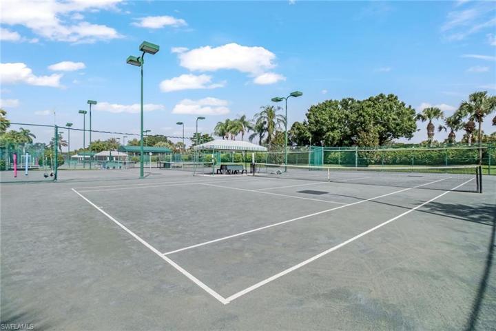 5 HAR Tru Tennis courts