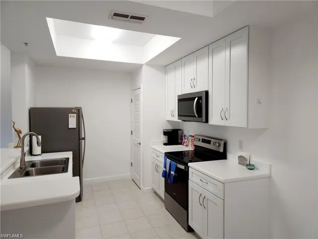 9025  Colby  DR, Fort Myers, FL 33919