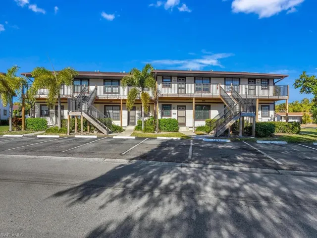 5371 Treetops Dr M103, Naples, Florida 34113