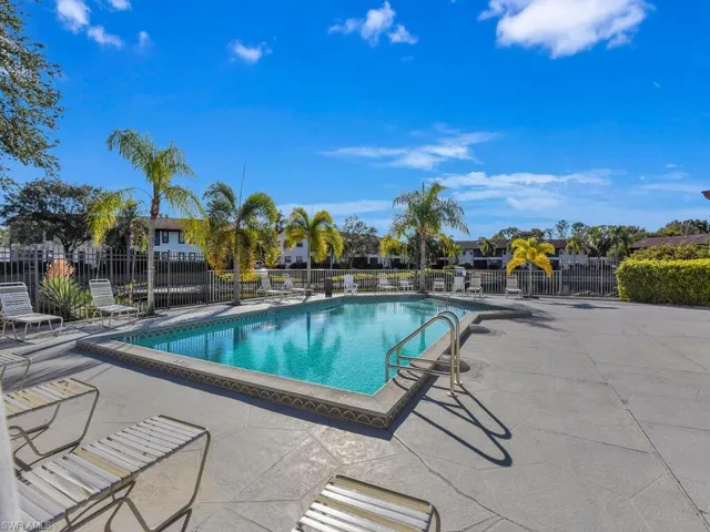 5371 Treetops Dr M103, Naples, Florida 34113