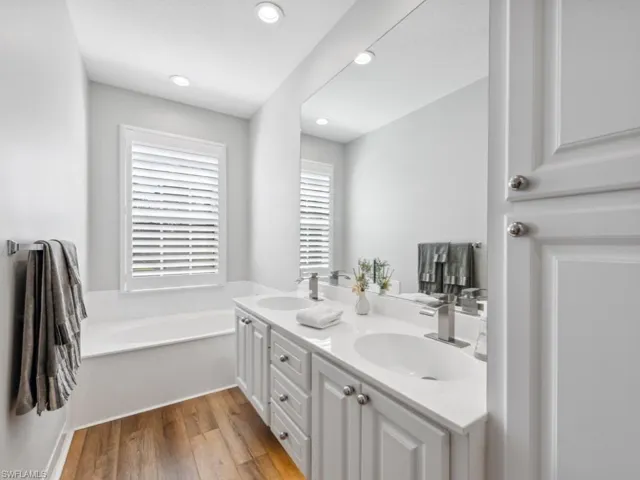 5729 Cove CIR # 34, NAPLES FL 34119