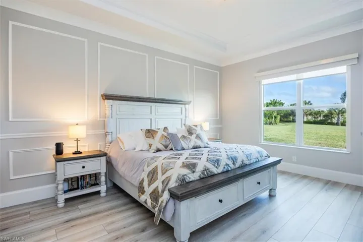 Master Bedroom w/Accent Wall