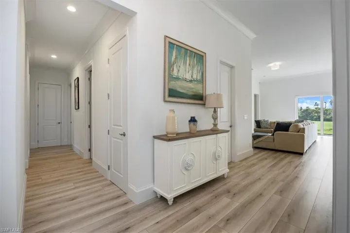 Foyer & hallway to guest bedrooms