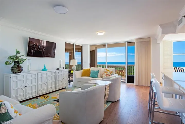 6585 Nicholas Blvd 1102, Naples, Florida 34108